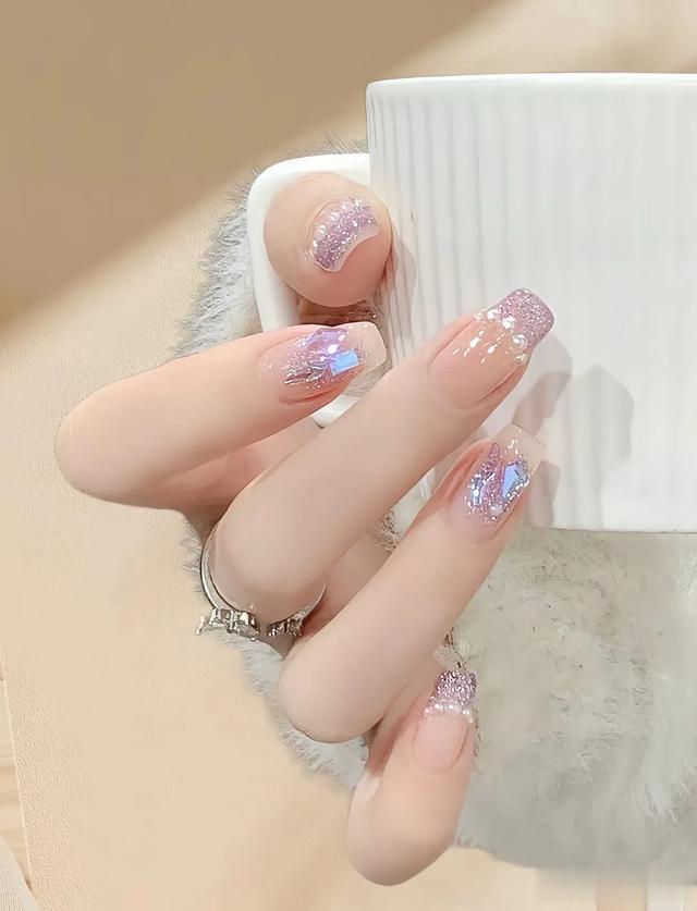 超有韵味的紫色美甲