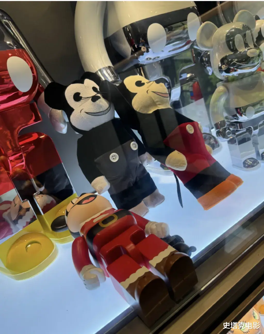 众星报平安：苏有朋玩具倒了，王大陆家墙被震裂，柯震东家这次损失大了