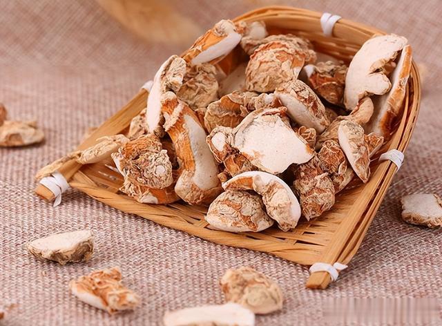 炖猪蹄时，牢记这4种香料，2斤食材放1克，软烂入味没牙也能吃