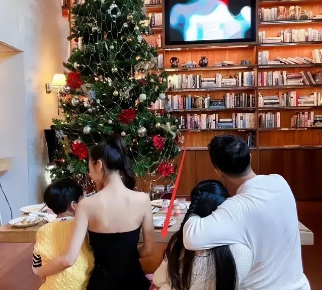 汪小菲深夜发飙,大S微博新更回应!子女十一想回京,和我闹翻了