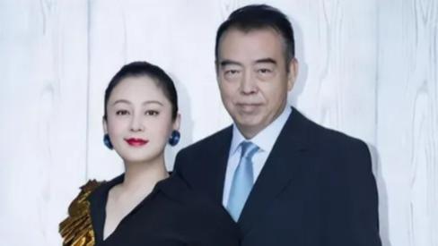 假戏真做4位女星，因太漂亮被导演相中，戏没拍完就怀孕！