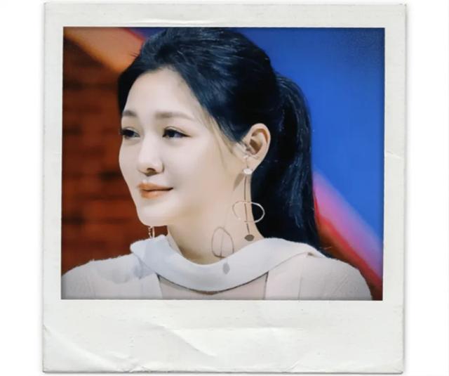 大S年轻时诡异房间曝光，网友惊呼：难怪有人预言她命不久矣！