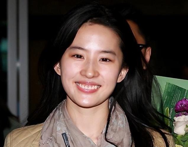 女明星卸妆大变样,陈都灵太普,梅婷熊猫眼,章子怡变无眉大侠