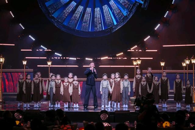 刀郎凭借一己之力二天打败二场大型晚会,刀郎“最大后台”是谁?