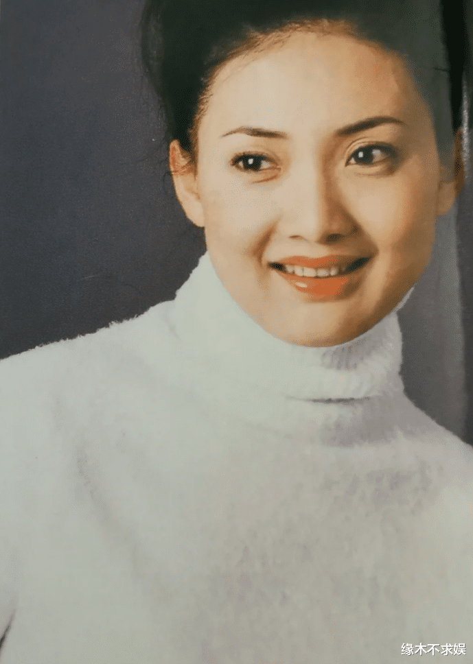 52岁牛莉疑官宣离婚,和刘亚东最后合影曝光,知情人曝原因!