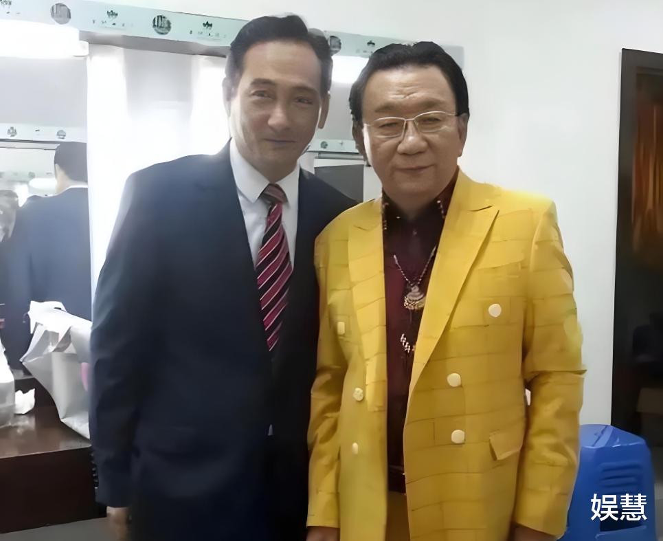 侯耀华连麦教育徒弟谢雷,谈及杨少华父子:我们家待他们不薄