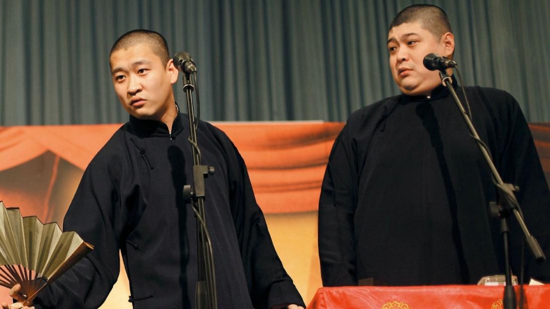 刘云天直播间卖文玩，再次调侃曹云金、何云伟的“云”字