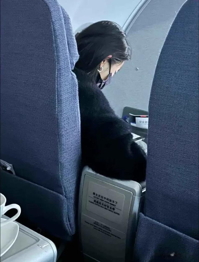 3.10娱乐瓜:王一博成毅杨紫张艺兴 刘诗诗杨幂 谭松韵关晓彤茅子俊