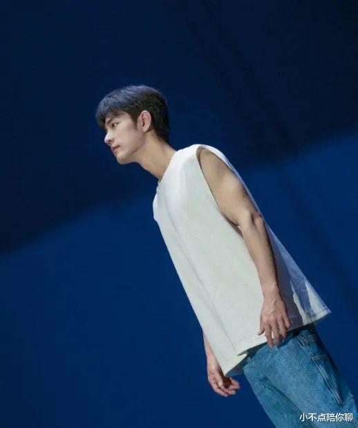 肖战新作国外电视节大放异彩!不愧是顶流巨星跨国破界之旅,他有何魅力?