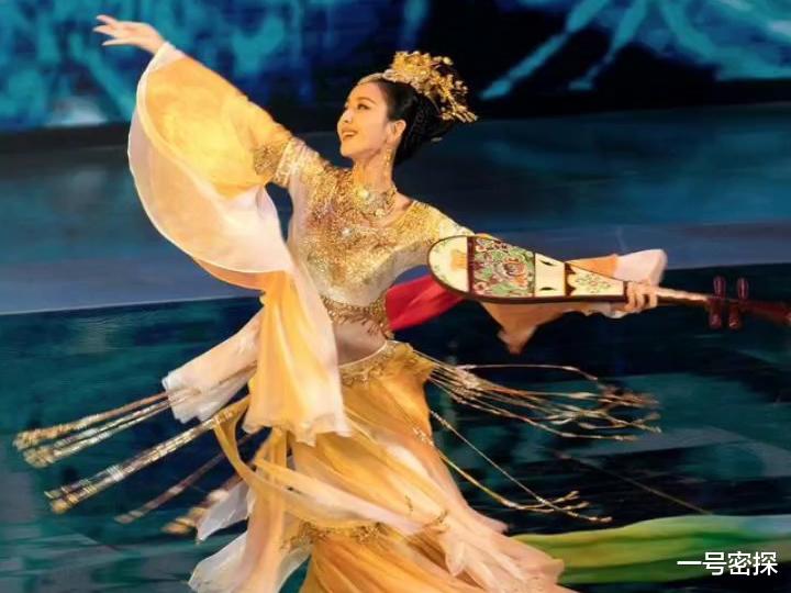 46岁陈思诚携25岁女友欧洲度假,女友身形猛涨,比佟丽娅壮实许多