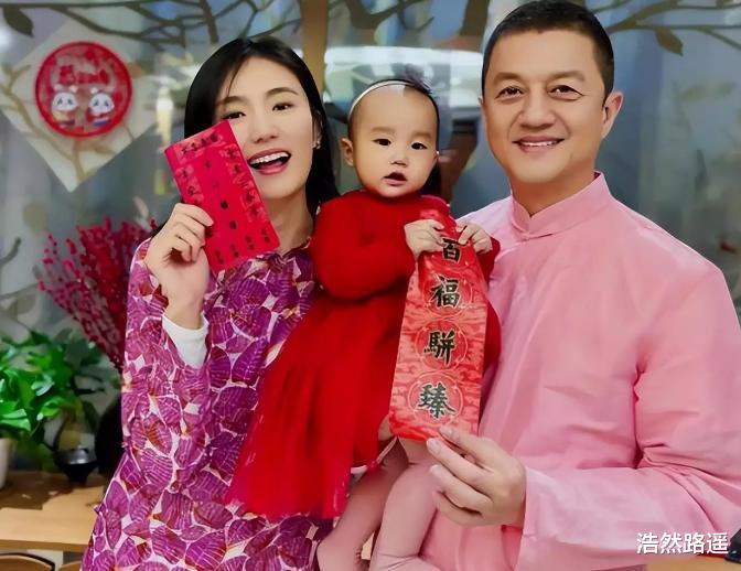 李嫣唇腭裂不能怨王菲,看看李亚鹏母亲再看看李夏,要怨就怨李亚鹏