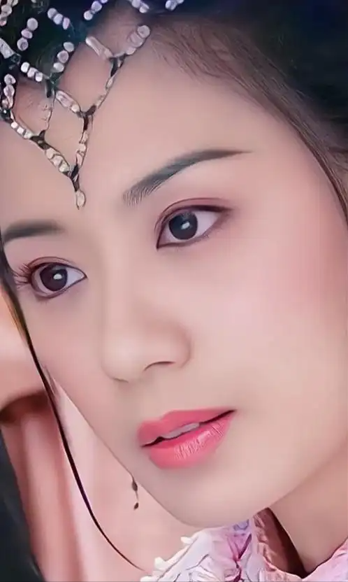 性感的贾静雯演技巅峰：《倚天屠龙记》中的赵敏，永恒的经典