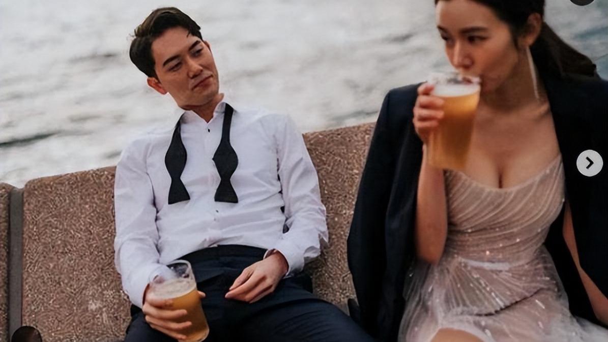TVB前花旦大晒另类婚照！与准新郎海边喝啤酒！