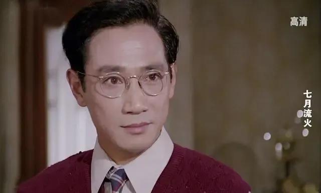 原来他们现实中是两父女，爸爸是视帝，女儿惊艳了那个时代