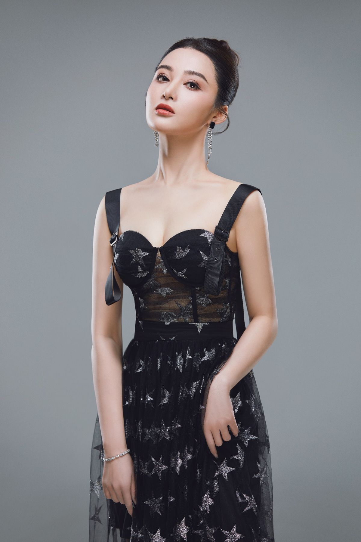 孙嘉璐回归《超新星运动会5》?上次拿射箭第一,这回玩掼蛋!