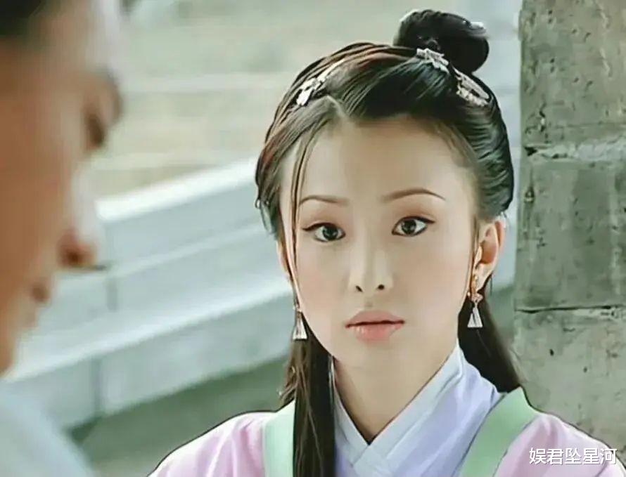 演完《倚天屠龙记》22年后演《墨雨云间》，差点没认出，年轻时好美