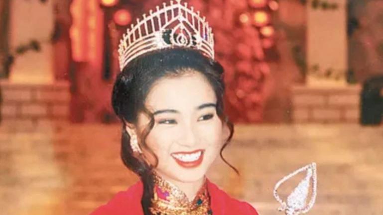 不许大陆人进入！香港女星多家茶餐厅倒闭，网友：活该！