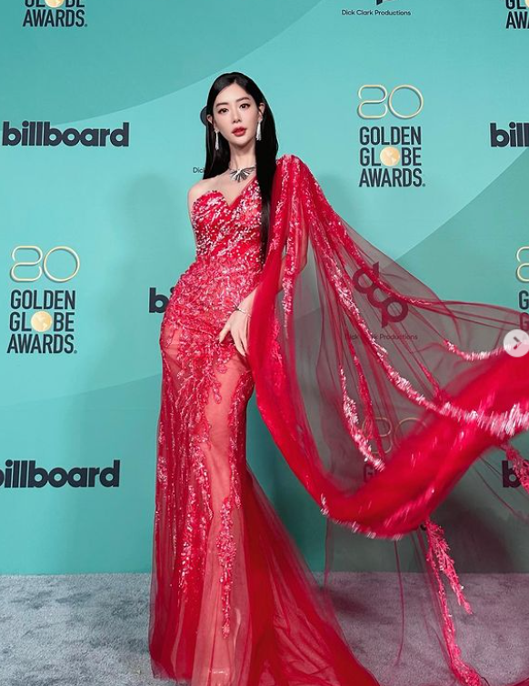 号称“韩国第一美”的李成敏，在线分享A4腰、柯基臀练习方法