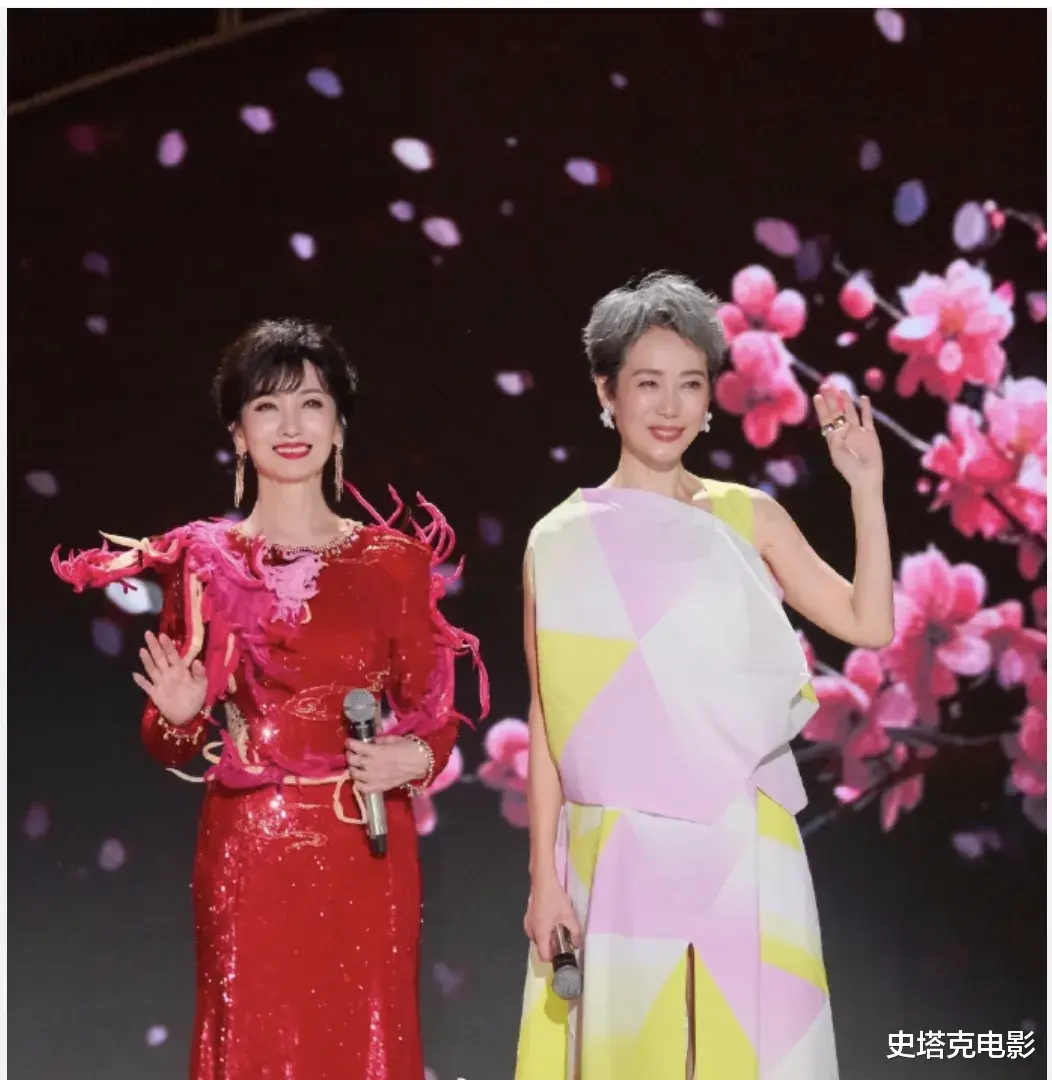 70岁赵雅芝和61岁叶童合照:医美和自然老去的差别显而易见
