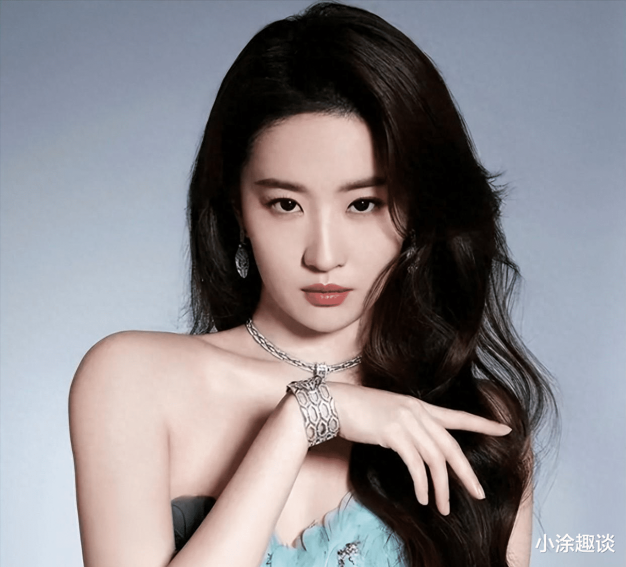 刘亦菲和干爹陈金飞：关系的热议与坦然