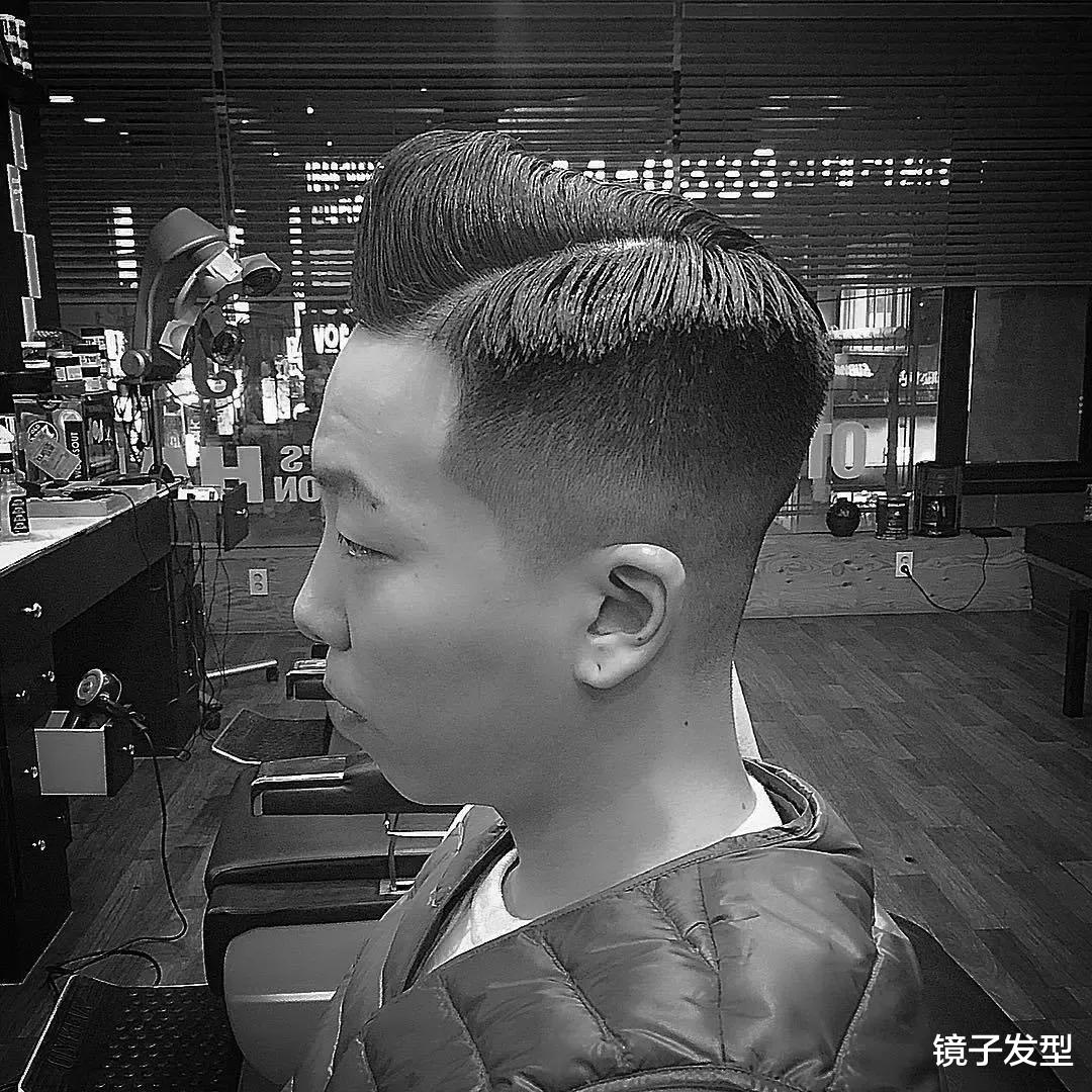男发不论怎么剪，一定要试试两侧铲短二八分，绅士有型不落伍