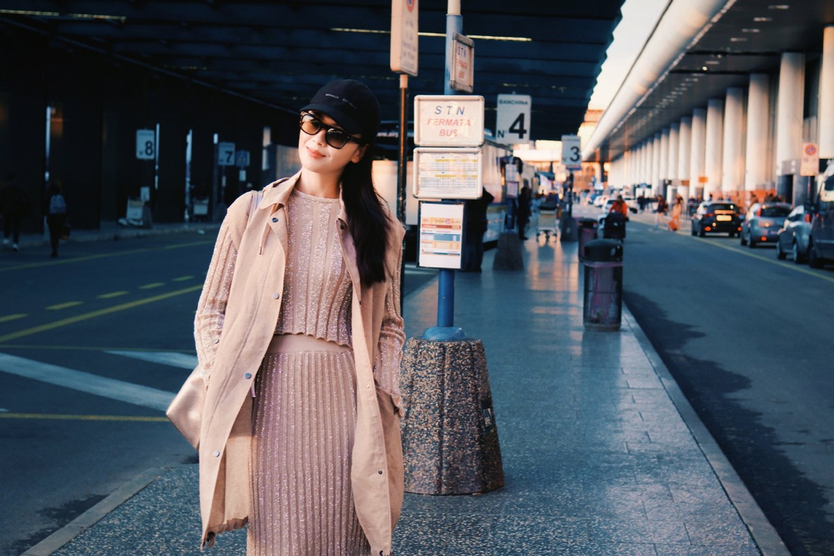 米兰时装周：被刘涛和胡杏儿惊艳，不穿暴露礼服却艳压群芳