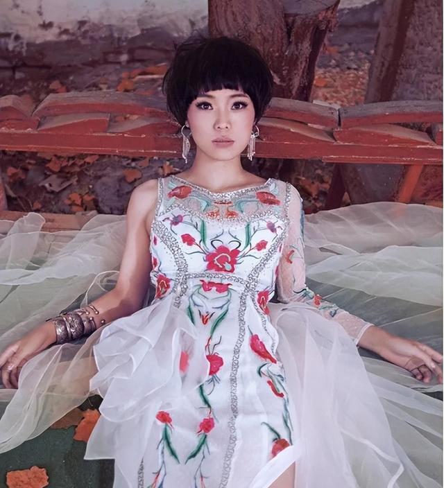 被刀郎一手养大的云朵，为何没参加恩师的演唱会？原来我们都错了