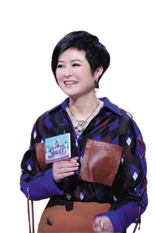 51岁张泉灵大变样,头发白这么多一下子进入奶奶级别,彻底认不出