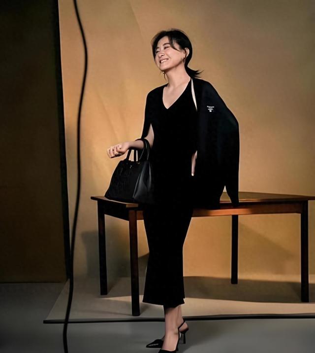 贾玲白减了!“虎背熊腰”现身新活动,求媒体p图挽尊?