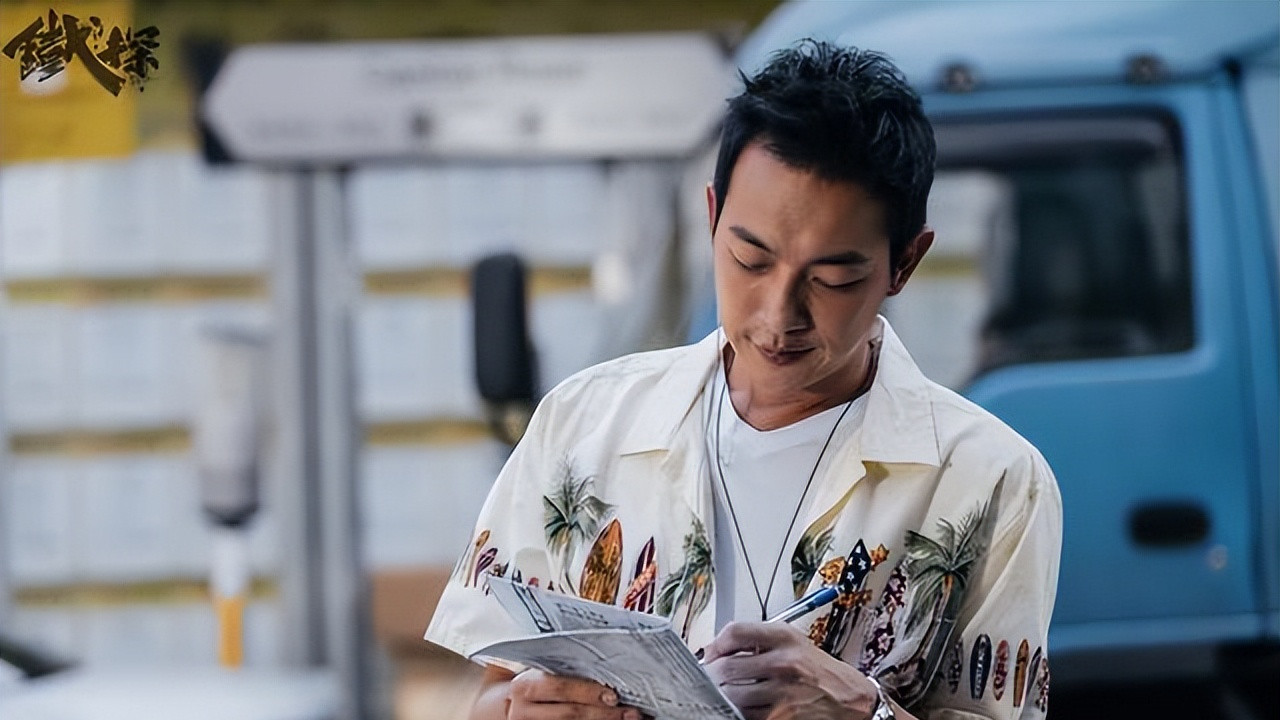 45岁TVB绿叶内地拍戏演男一，网友：活该他开劳斯莱斯住豪宅！