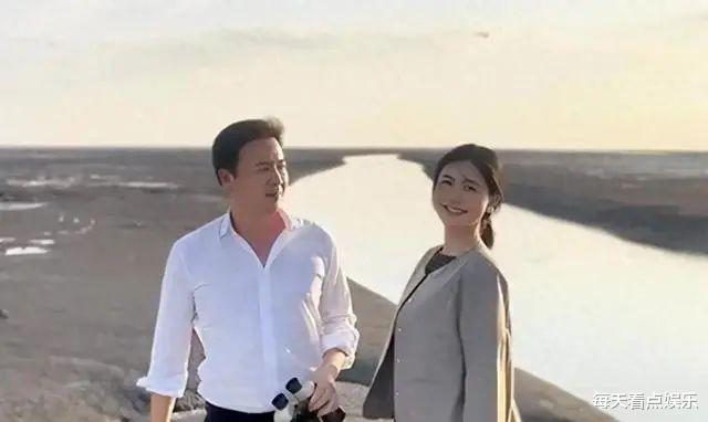 赖文峰直播首谈与杨钰莹分手细节!出狱后娶小23岁娇妻,儿子已7岁