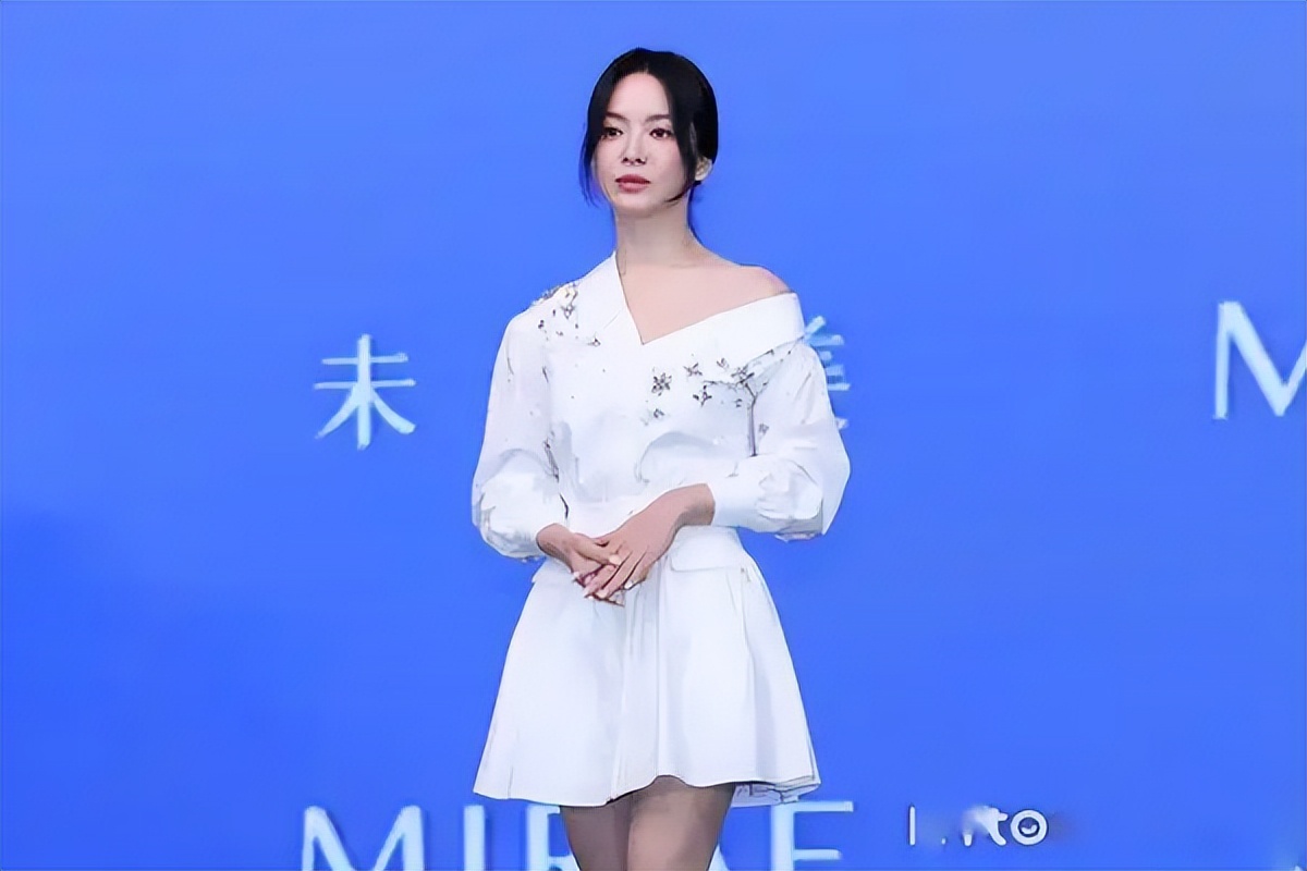 直击／42岁宋慧乔本人超美！瘦到不科学 挽起头发露香肩飘仙气