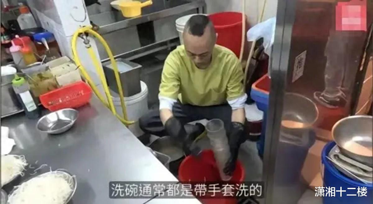 52岁TVB资深演员被曝餐厅打工,本人大方回应,曾喊话想娶佘诗曼