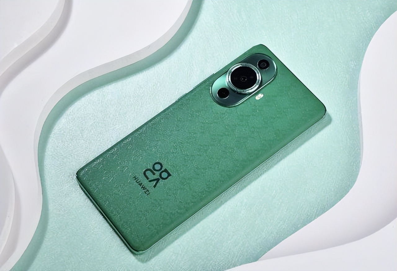 国产旗舰扎堆杀到!Mate70、小米15等9款旗舰,价格曝料大汇总