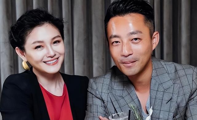 S妈心痛不已!汪小菲断供后,家族昔日辉煌成泡沫,言:悔之不及