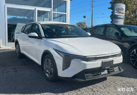 全球战略大轿跑上市！超高颜值，2.0L+CVT，国内同级售价7万多