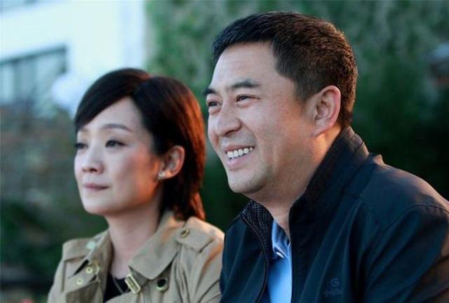 国民老公张嘉译人设一夜崩塌！王海燕深夜发文：一纸协议，不再见