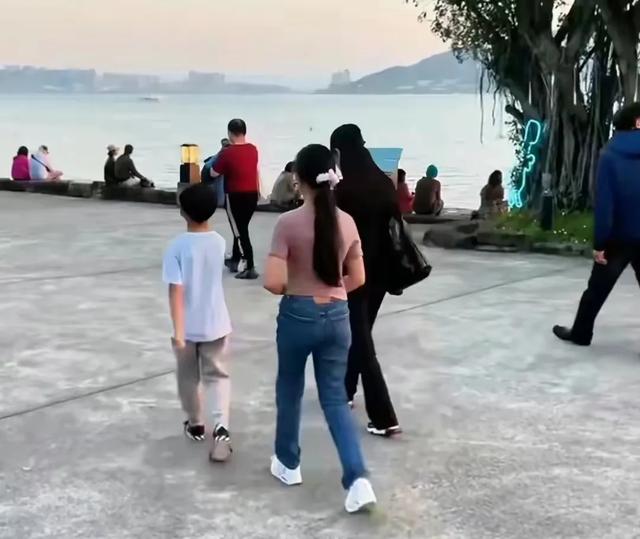 曝汪小菲保姆工资高原因:没人能替代,还能给情报,不偏心大S