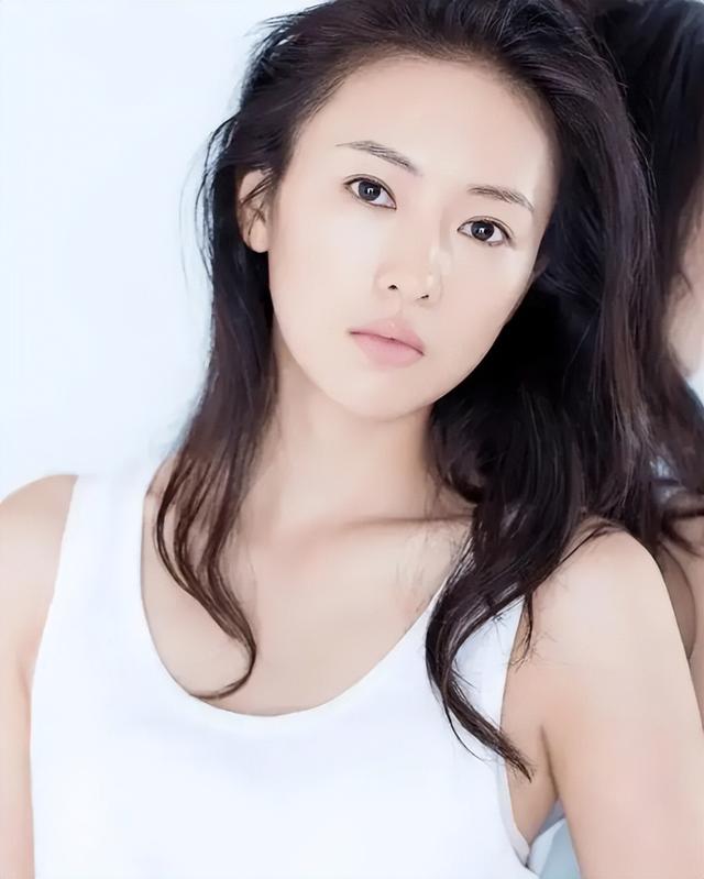 韩国高颜值身材一绝裴贞华为艺术献身力作，被誉为“韩国版童瑶”