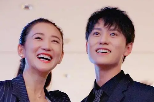 她将弟弟带入娱乐圈,弟弟如今红透半边天,自己却无人问津了!