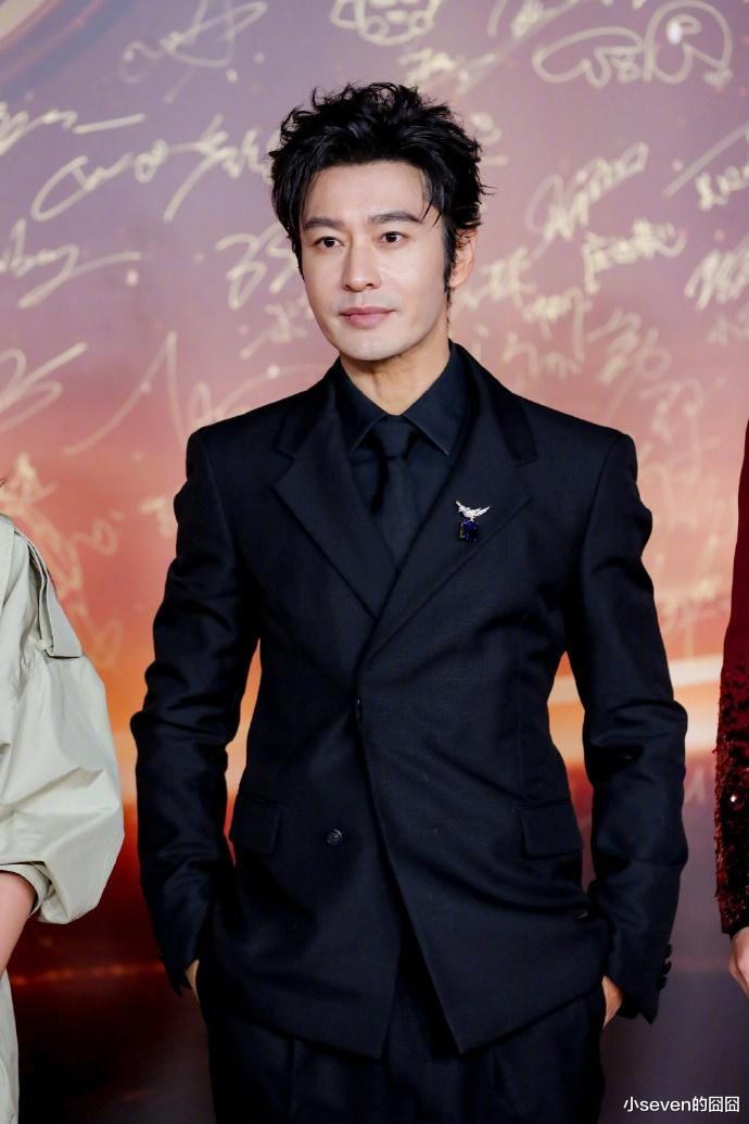 微博之夜折射圈内咖位，赵丽颖压番马丽，和杨紫座位却比不上宋佳