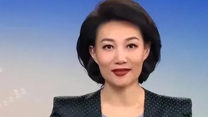 47岁李梓萌沈阳街头热舞，单身生活超火热