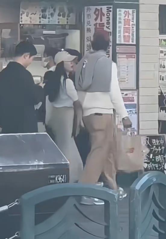 这一次,过气舞王的“残酷现实”,在41岁Rain身上展现得淋漓尽致