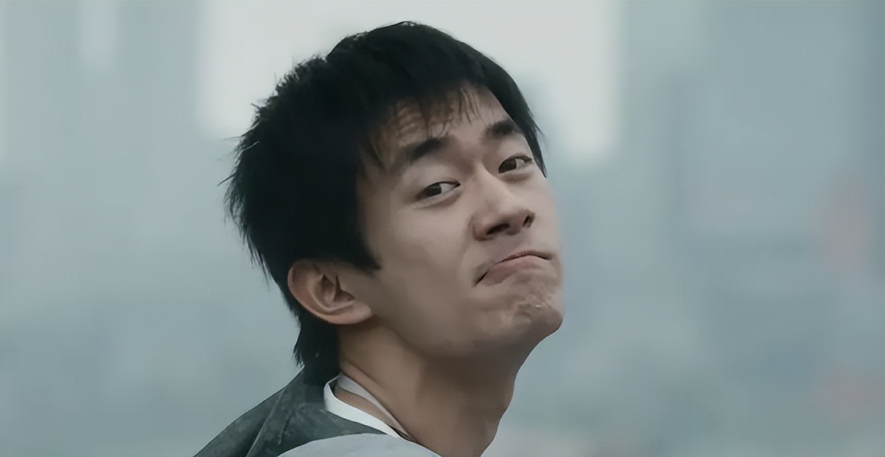 上映首日就拿下大满贯,压的甄子丹喘不过气,易烊千玺新片又炸了