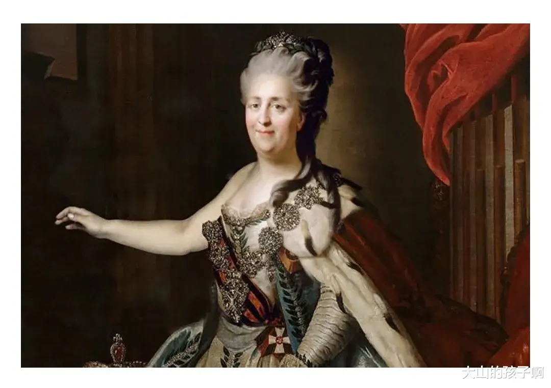 她，一生拥有23个情人，上半身属于体制内，下半身属于娱乐圈