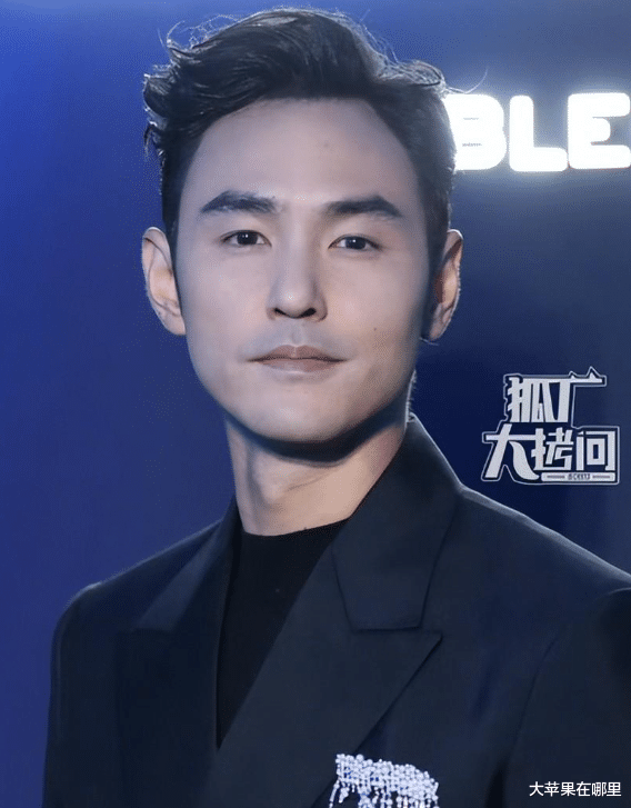 北京这晚,佟丽娅嫩了,王楚然妖艳,不及“一马平川”周冬雨吸睛