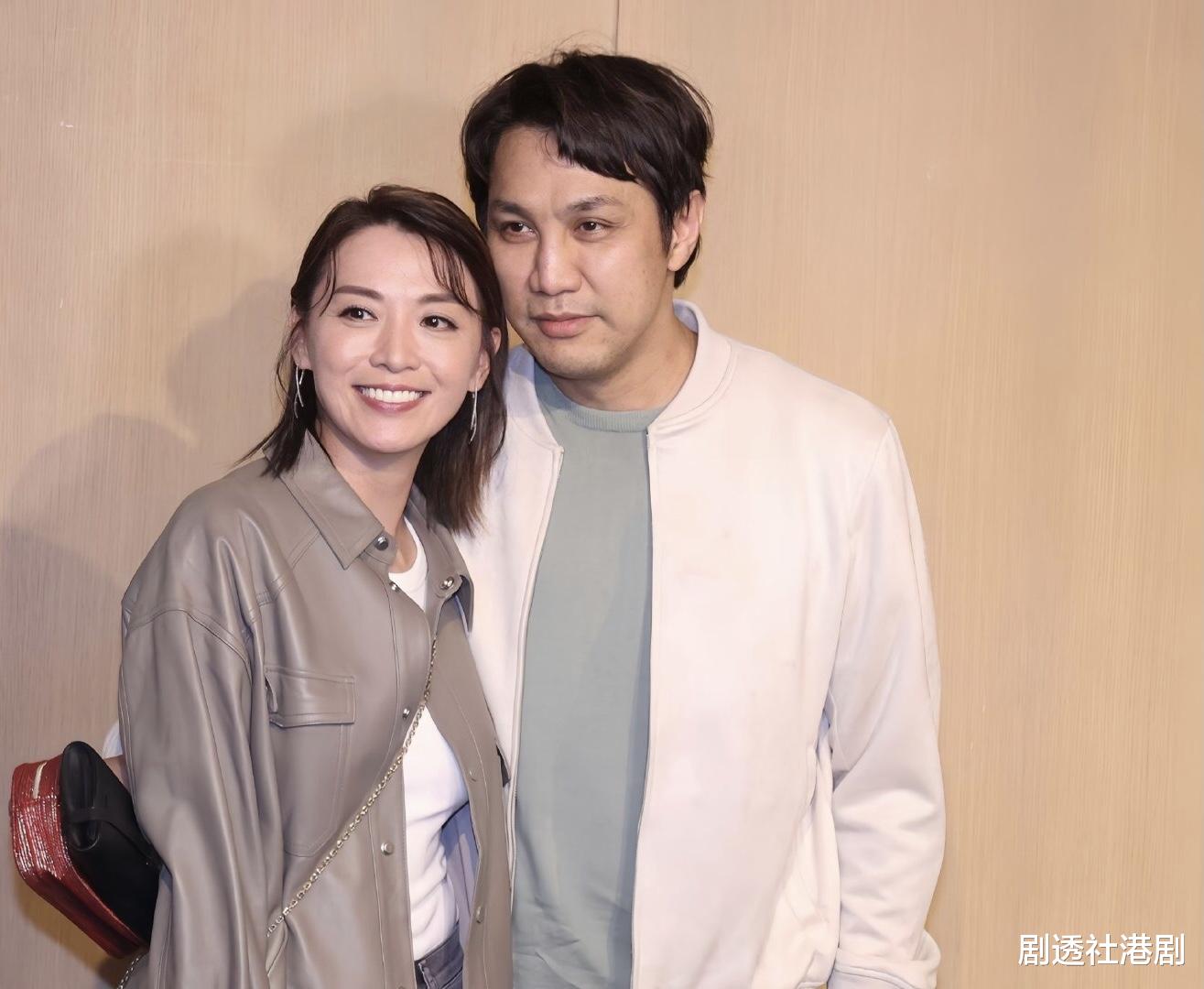 喜迎结婚两周年!TVB实力花旦晒与老公亲密合照,男方黑眼圈吸睛