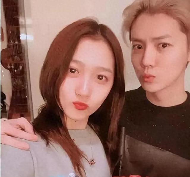 恋爱7年后,27岁关晓彤深夜发文,高调宣布喜讯,终于等到这一天