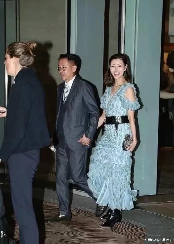 上帝给了她美貌却没有给她审美！盘点李嘉欣100套丑衣服，请避雷