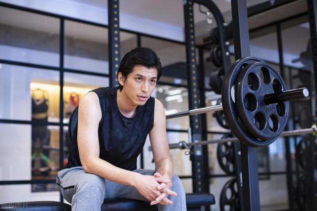 男性身高标准体重对照表出炉,胖不胖不是看体重,别在乱减肥了